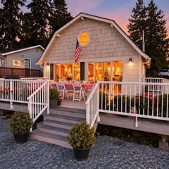 Baby Island Bungalow | Waterfront Cabin & Beach