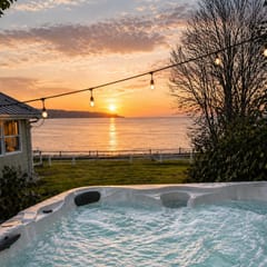 Whidbey Island I Beachfront | Hot Tub & Casita
