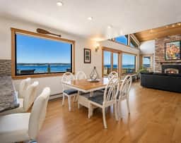 Bells Beach I Langley I Sleeps 8 - Image 3