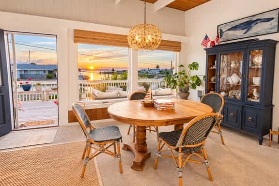 Sunset Cottage in Lagoon Point - Image 1