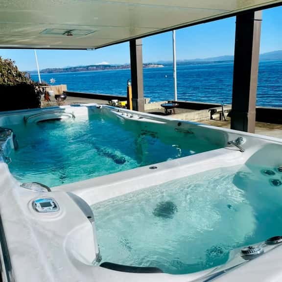 Beachfront Access I Pool & Hot Tub I Sleeps 10 - Image 1