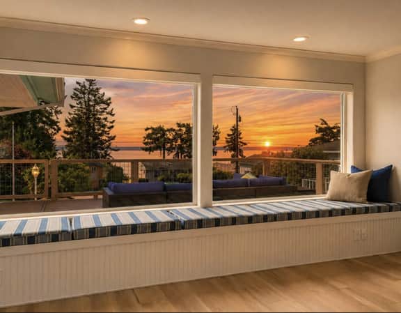 Lagoon Point | Beach Access | Fenced Yard I Sleeps 6 - Image 3